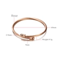 Bracciale rigido aperto a corda intrecciata in oro rosa con dimensioni e dettagli - Oro rosa
