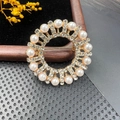 Broche couronne dorée vintage avec perles blanches et cristaux étincelants pour femmes - BZ056 Anneau de Perles Doré
