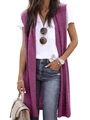 Vista dettagliata del lungo gilet in maglia viola con jeans casual e una borsa a mano - S / Rosa Rosso