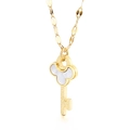 Collana a chiave in acciaio al titanio dorato con intarsio in madreperla e catena - Oro (KN117720-K)