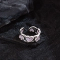 Bague réglable en argent avec cœurs en émail rose sur fond de charbon noir artistique - Style Cœur Rose Évidé Ouvert (JZ0100)