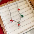Collar de Navidad con dijes de corazón, árbol, campana y gorro en cadena de bolas - Collar Rojo Plata (Perla 6-8mm)