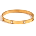 Bracciale rigido in acciaio inossidabile placcato oro 18K con zirconi a forma di cuore - Oro-Zircone Bianco
