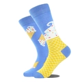 Détail de chaussettes dépareillées en coton bleu et jaune avec motif de crème glacée - Taille unique / Glace bleue et jaune