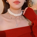 Ras de cou blanc en peluche avec pendentif flocon de neige argenté et perles - Style Tricot de Flocon de Neige en Cristal Coloré
