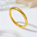 Polished 8mm hollow stainless steel bangle in gold finish with mirror reflection - Gold (R308)