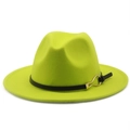 Neongrüner Fedora-Filzhut mit schwarzem Dekoband und goldener Metallschnalle - M (56-58cm) / Neongelb