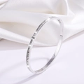 【43】silver Single Row Of Diamonds With Center Setting
