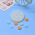 Vue détaillée du moule en silicone marguerite à 7 trous avec fleurs en résine - Style Fleurs Mixtes Multi-Trous (2)