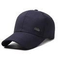Berretto da baseball blu scuro da uomo con classica targhetta metallica argentata - Regolabile / Blu navy