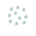Dettaglio di 10 ciondoli margherita in smalto azzurro per creazione gioielli fai da te - 2# Piccola margherita blu