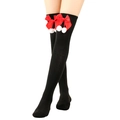 Detalle de calcetines altos negros con grandes lazos de satén rojo y pompones blancos - 18 Bolas De Pelo De Color Negro Y Rojo Puro / Talla única
