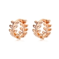 Elegante Ohrringe in Roségold mit Blattstruktur im Hoop-Stil für Damen - Blatt Huggies / Roségold