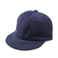 Detalle de gorra de béisbol azul oscuro con visera corta y textura de gamuza - M (56-58cm) / Azul Marino