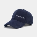 Detalle del bordado mama en gorra de béisbol de pana azul marino con gran textura - Ajustable / Azul marino