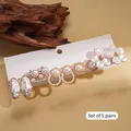 Set di 5 paia di orecchini di perle eleganti con forme di fiori e dettagli vintage - Set da 10 Pezzi Oro (HE30455-1)