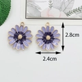 Purple daisy charm with gold details and 2.8cm by 2.4cm dimension markings - 2.4CM×2.89CM / Purple