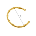 Vista dettagliata del bracciale a bambù in acciaio inossidabile placcato oro 18k - Oro