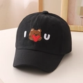Schwarze Baumwoll-Baseballkappe für Kinder mit gesticktem Bär und rotem Herzmotiv - Schwarz (I Love U Bear)