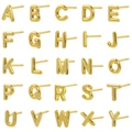 Set aus goldenen Titanstahl-Ohrsteckern mit 26 Alphabet-Buchstaben im minimalistischen Stil - Buchstabe B / Gold
