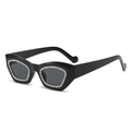 Retro cat-eye zonnebril met zwart met strass ingelegd montuur in een hoek van 45 graden - Zwart Frame Zwart Grijze Glazen