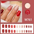 Unghie finte quadrate rosse e rosa nude con strisce glitterate per Natale - Stile A Righe Rosse W761 (Con Colla)