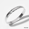 Bracciale rigido argento minimalista con trama sfaccettata geometrica e cerniera - 8mm (PAS1046) / Argento