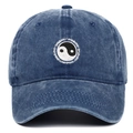 Berretto da baseball in cotone blu lavato con ricamo Tai Chi Yin-Yang e visiera curva - Regolabile / Blu navy