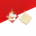 Ciondolo gatto portafortuna in lega con smalto rosso e moneta dorata Maneki - 1 Pezzo Gatto della Fortuna con Campanellino 35x38mm