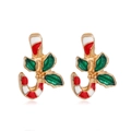 Détail des boucles d'oreilles canne en sucre et houx avec finition en émail coloré - #9 Sucre d'Orge/Sucre d'Orge Avec Feuille de Houx