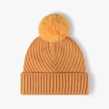 Bonnet en tricot jaune moutarde pour femme avec pompon en fausse fourrure et revers - Orange (24B019)