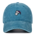 Détail d'une casquette de baseball en coton bleu délavé vintage avec broderie de qualité - Taille unique / Bleu lac