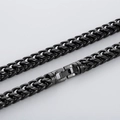 Dettaglio ravvicinato della collana cubana nera in acciaio inossidabile con chiusura a scatto - 8mm di Larghezza / 8mm Nero (KN236910-KFC)