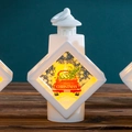 Farol navideño blanco con ilustración de coche rojo y cálida luz LED decorativa - Estilo Coche Blanco