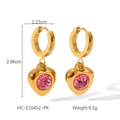 Detalle de pendientes de corazón en oro de 18K con circón rosa y dimensiones - Estilo Circonita Rosa (HC-E10452-PK)