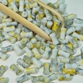 Gros plan de perles en céramique en forme de bambou avec marbrure à l'encre pour bijoux DIY - Bambou en Porcelaine (J171#)