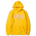Hellgelber Kapuzenpullover mit lila Fresh Love Buchstabendruck in der Flachbildansicht - S / Oberteile / Gelb