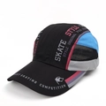 Détail de la casquette de baseball à séchage rapide avec maille filet et imprimé skate style - Noir