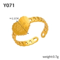 Detail eines hohlförmigen Goldrings mit Panzerkettenband und graviertem Herzanhänger - Y071-Herz Offen / Offen/Breite 1.1cm / Gold