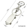Portachiavi a forma di monopattino in metallo argento con misure e peso dettagliato di 26g - X-1537 Skateboard Con Chiusura A Moschettone / Argento