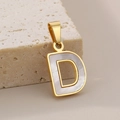 Colgante minimalista de letra D en oro de 18K con incrustación de concha blanca - Estilo Letra D