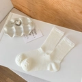 Weiße Wadenstrümpfe mit Rippstrick-Design und zartem Spitzenbesatz für Damen - Einheitsgröße / Weiß