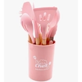 Detalle del juego de 12 utensilios de cocina de silicona rosa con mangos de madera y cubo - Estilo Delgado / Rosa