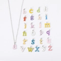 Set de collar con cadena plateada y 26 colgantes de letras en esmalte colorido - Letra C / Collar de Plata