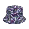 Dettaglio della stampa mimetica con dinosauri colorati su cappello a secchiello grigio - M (56-58cm) / Grigio