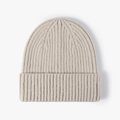 Bonnet en maille côtelée beige pour la chaleur hivernale avec revers classique - Taille unique / Poche zippée