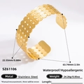 Breiter Armreif aus 18K vergoldetem Edelstahl mit hohlem Kreismuster Design - Hohles Blatt Breite Seite (SZ61106) / Gold