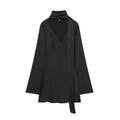 Elegante abito in raso nero con scollo a V, sciarpa decorativa e maniche lunghe - XS / Nero