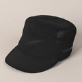 Klassische schwarze Strickmütze im Militär-Stil mit dekorativem Seitenstreifen - M (56-58cm) / Schwarz