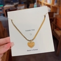 Gouden hartvormige hanger ketting met 'love you more' gravure en platte slangenketting - Goud Letter Hart